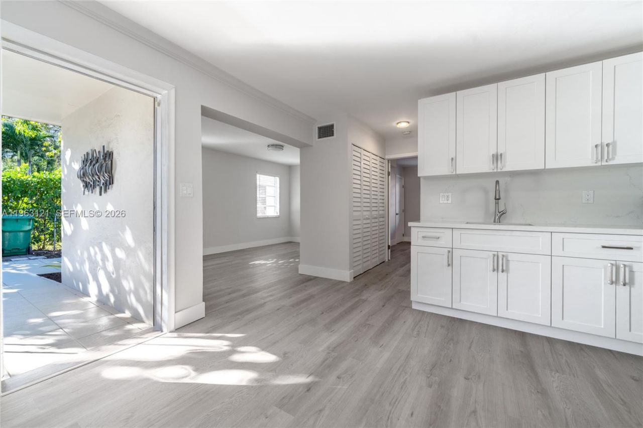 1631 SW 21st St , Miami, FL 33145 Photo