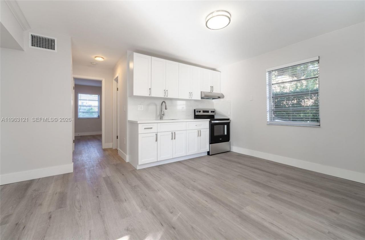 1631 SW 21st St , Miami, FL 33145 Photo