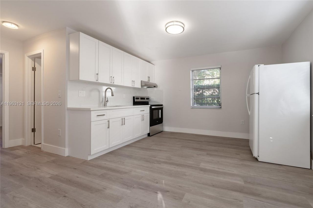 1631 SW 21st St , Miami, FL 33145 Photo