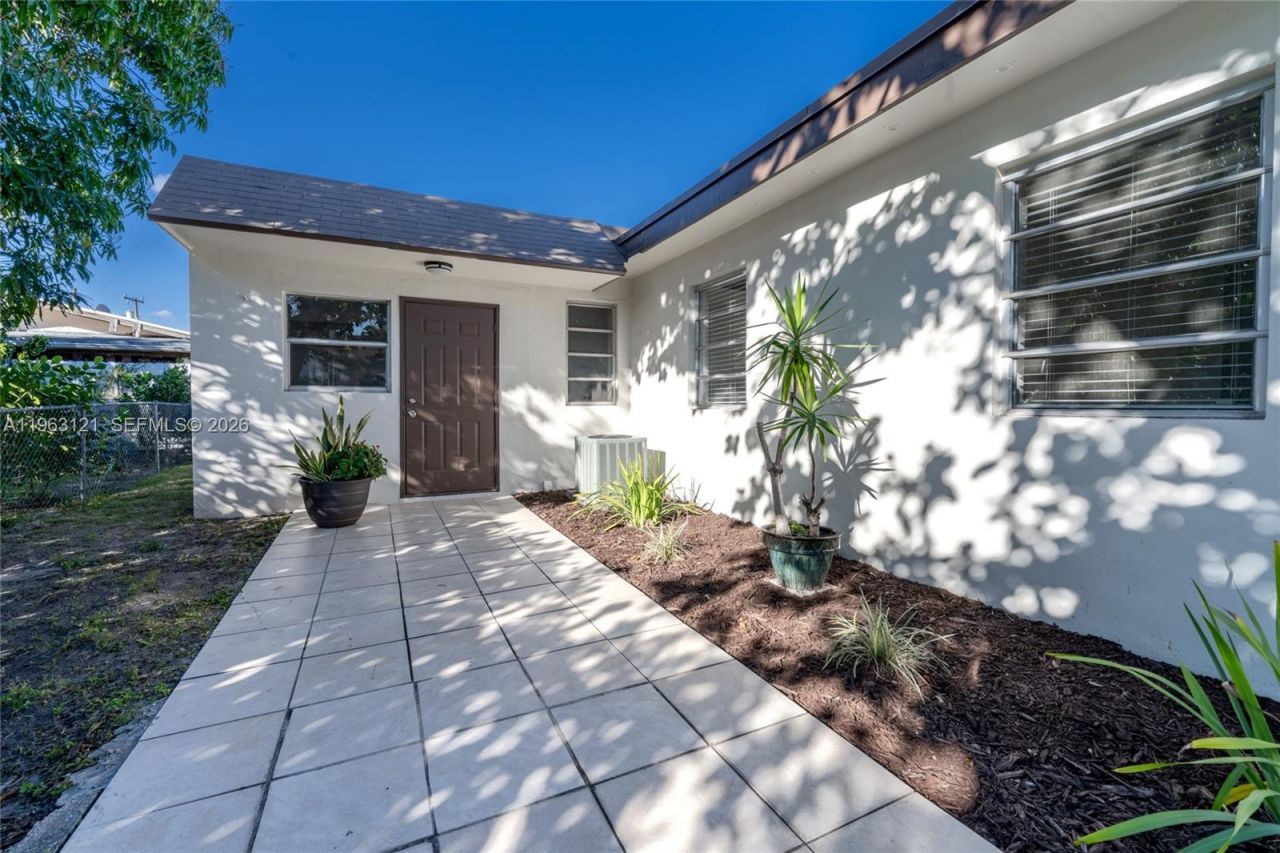 1631 SW 21st St , Miami, FL 33145 Photo