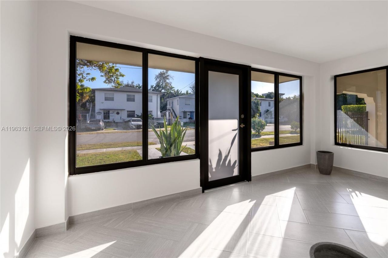 1631 SW 21st St , Miami, FL 33145 Photo