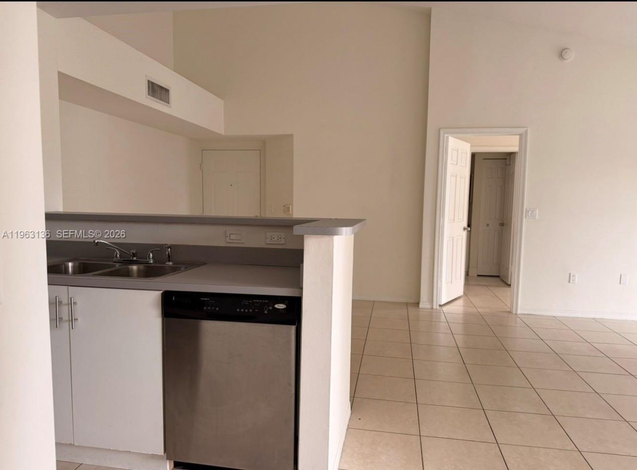 777 SW 111th Way, Unit 301, Pembroke Pines, FL 33025 Photo