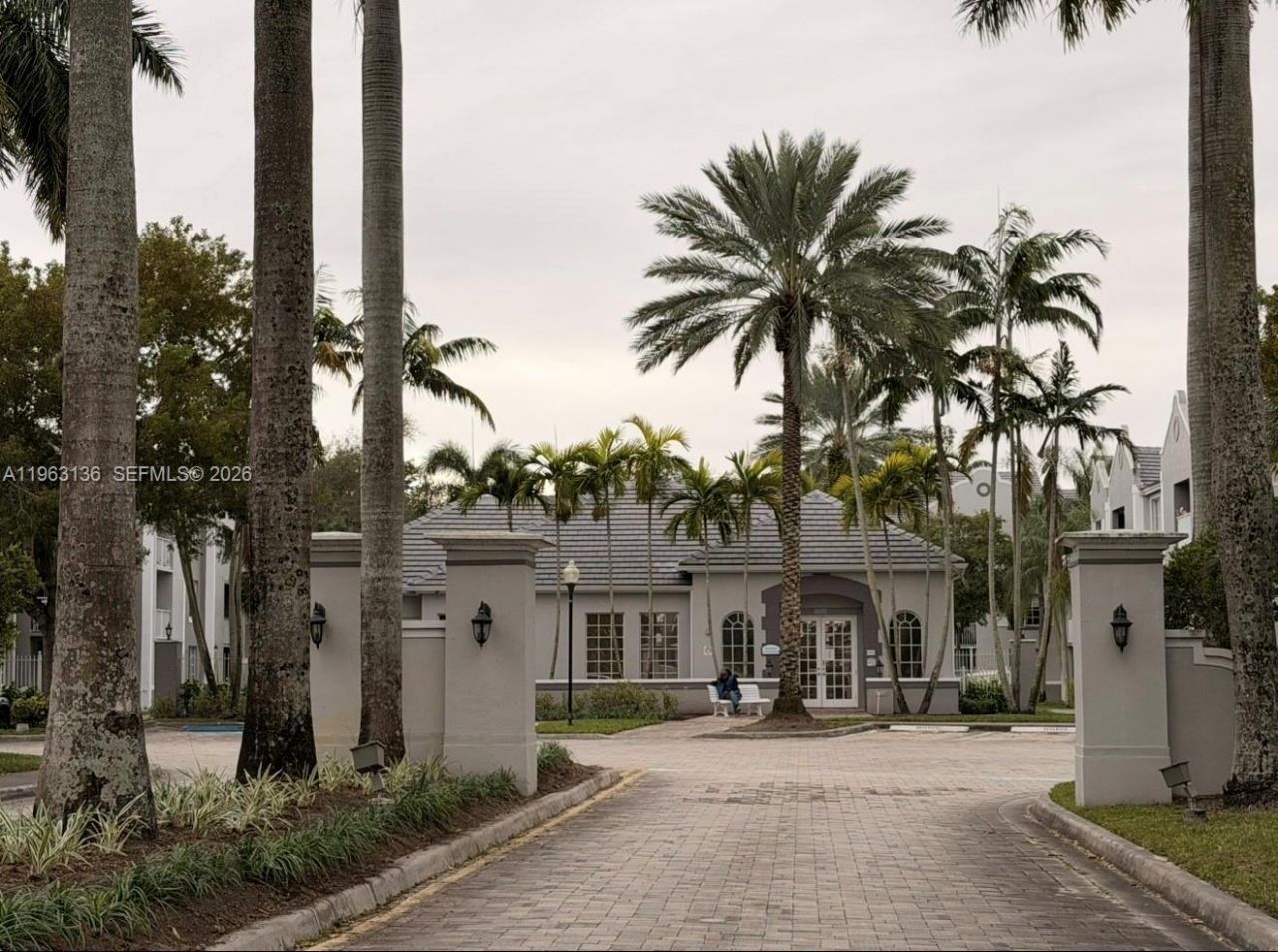 777 SW 111th Way, Unit 301, Pembroke Pines, FL 33025 Photo