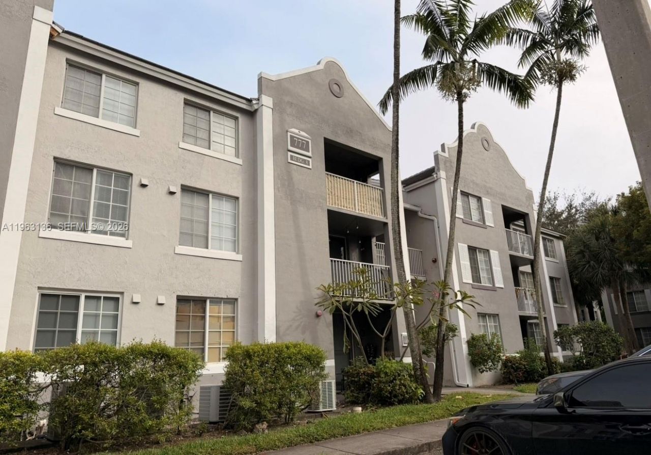 777 SW 111th Way, Unit 301, Pembroke Pines, FL 33025 Photo