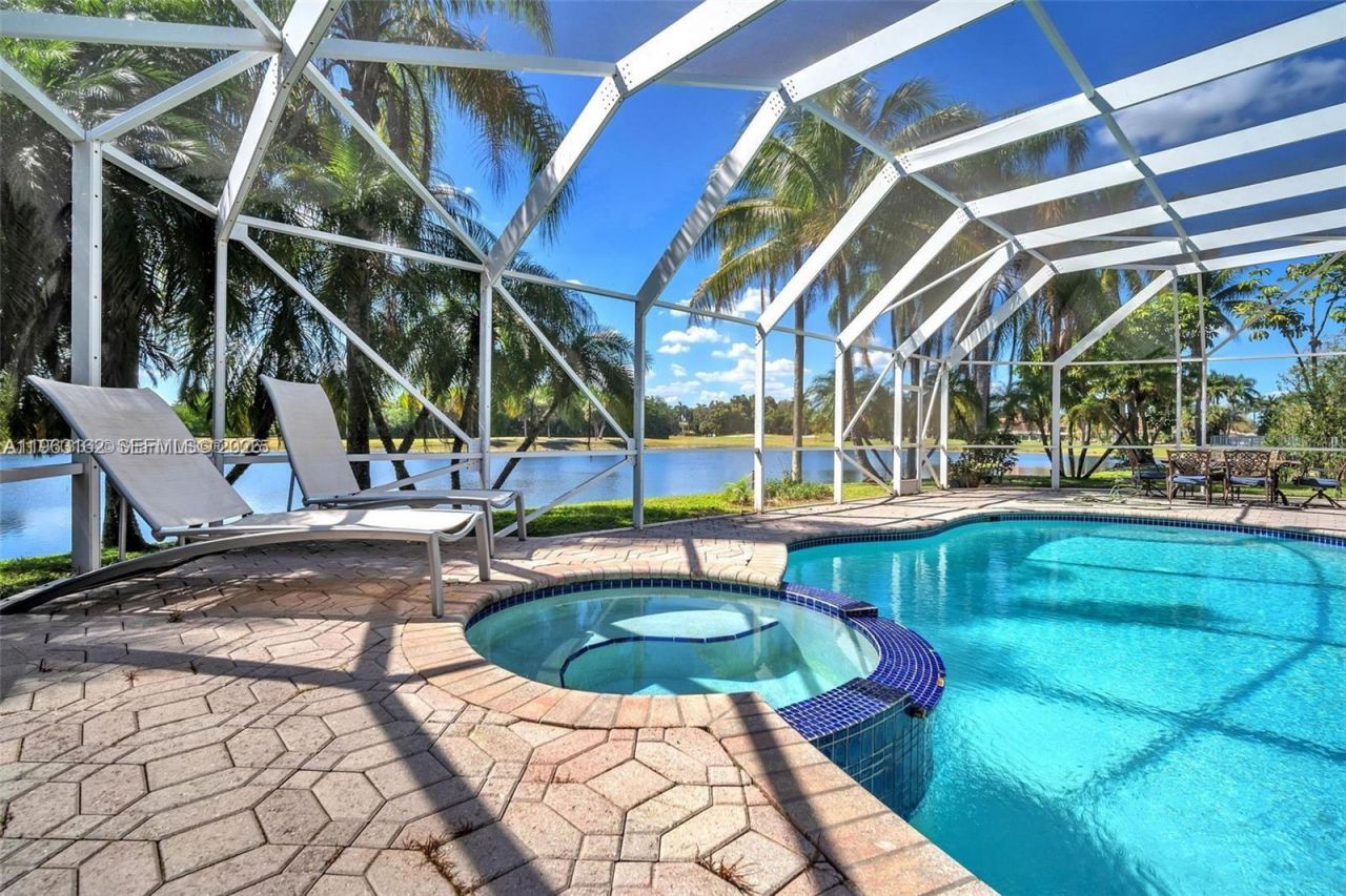 620 W Laurel Ln W , Pembroke Pines, FL 33027 Photo