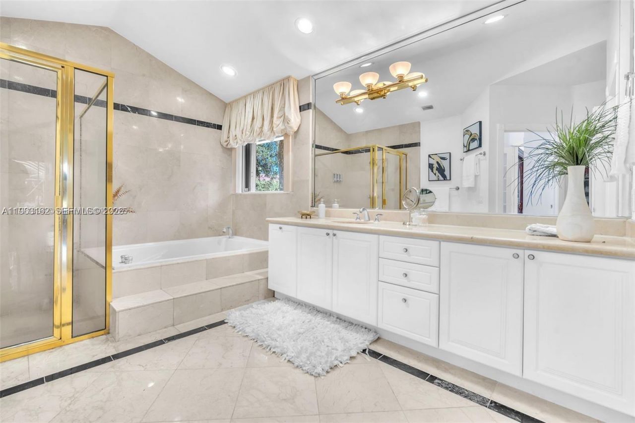 620 W Laurel Ln W , Pembroke Pines, FL 33027 Photo