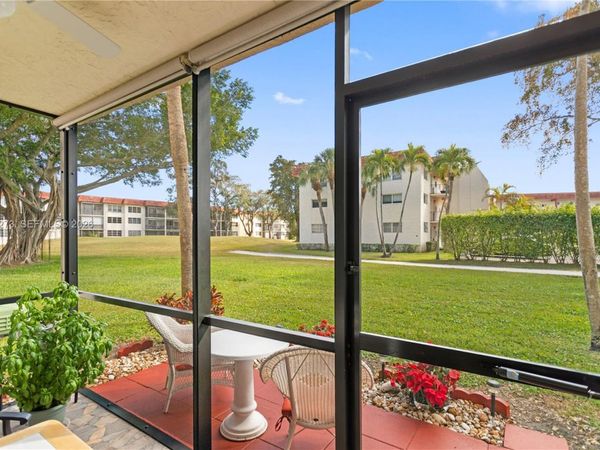 691 S Hollybrook Dr, Unit 26-105, Pembroke Pines, FL 33025