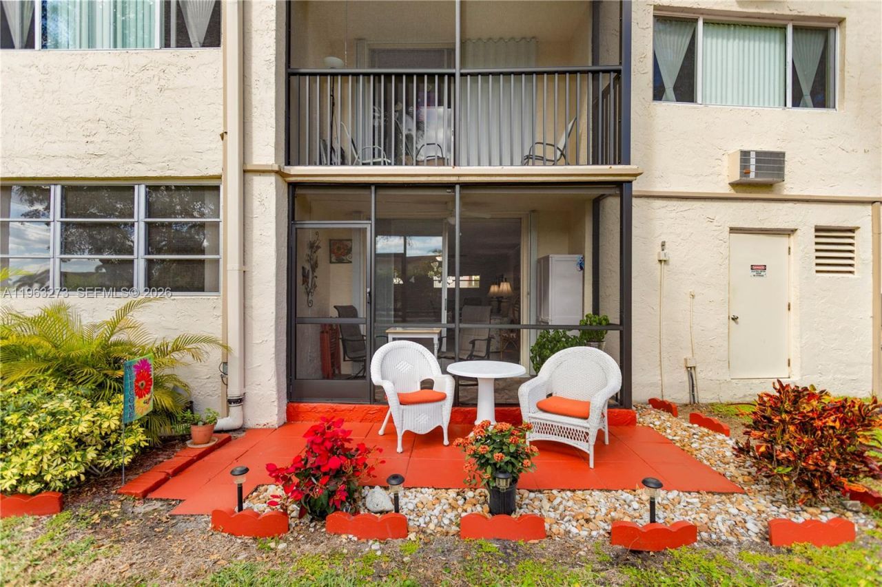 691 S Hollybrook Dr, Unit 26-105, Pembroke Pines, FL 33025 Photo