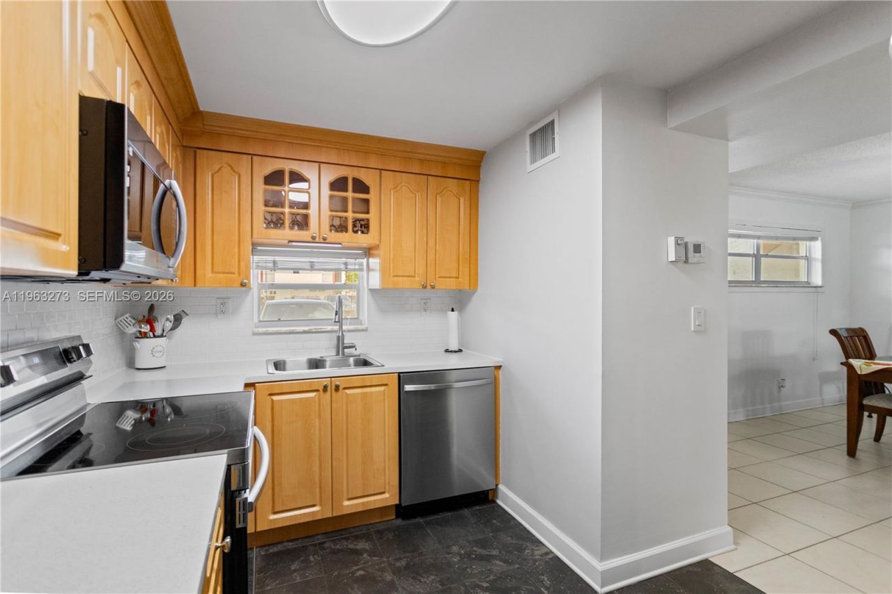 691 S Hollybrook Dr, Unit 26-105, Pembroke Pines, FL 33025 Photo