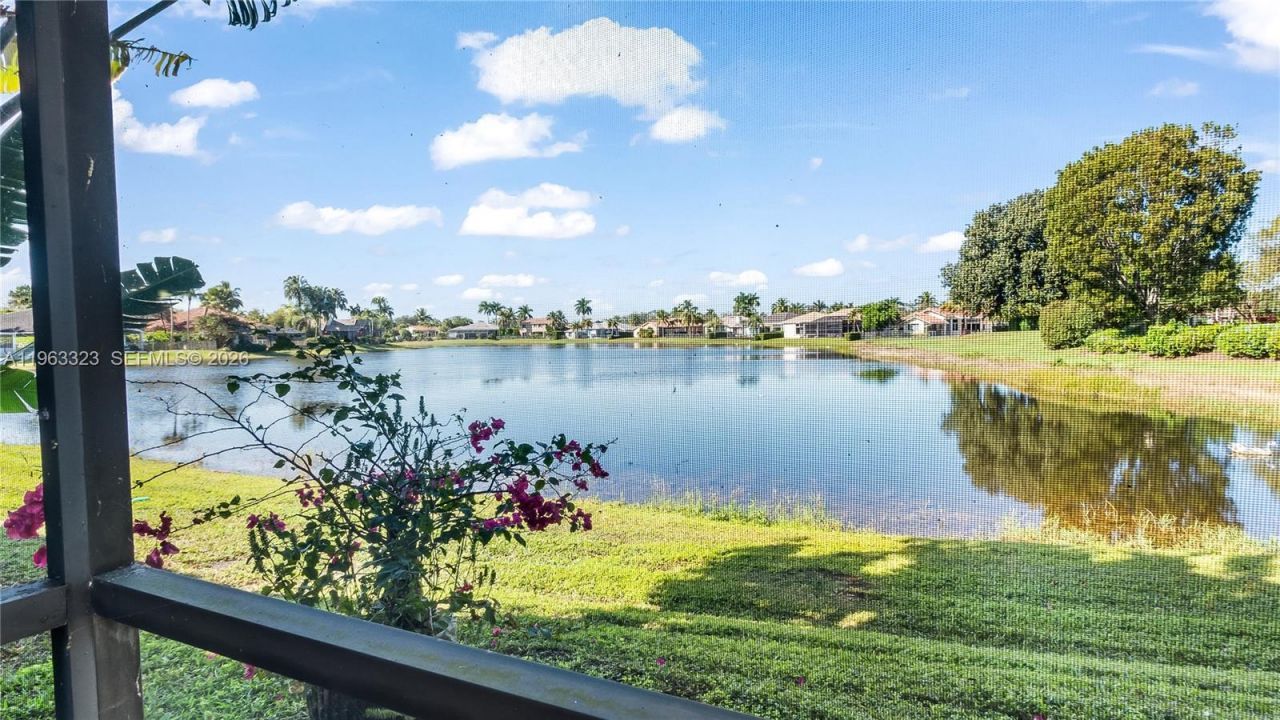 2633 Oakbrook Dr, Weston, FL 33332 Photo