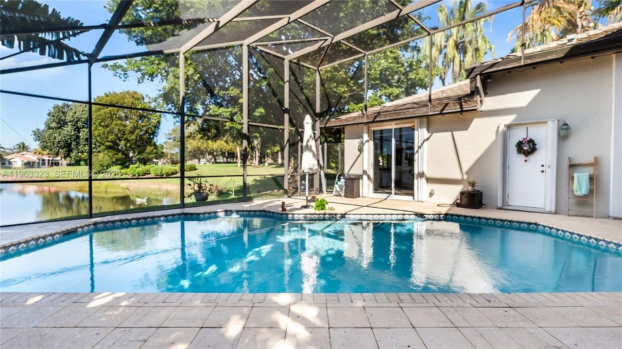 2633 Oakbrook Dr, Weston, FL 33332 Photo