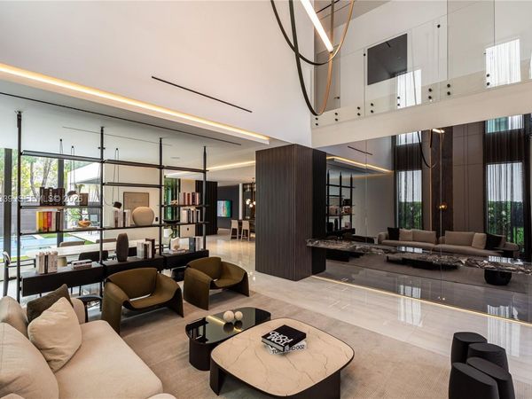 10540 NW 67th Ter , Doral, FL 33178