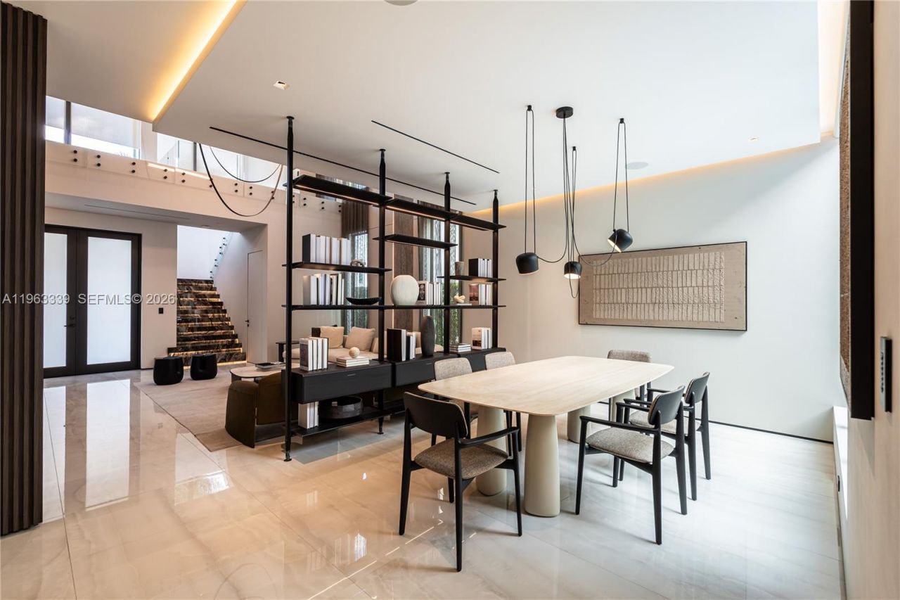 10540 NW 67th Ter , Doral, FL 33178 Photo