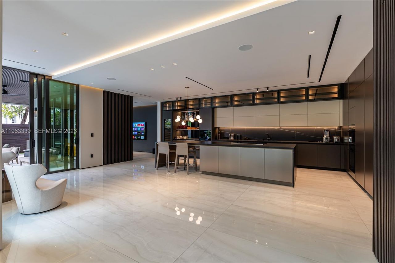 10540 NW 67th Ter , Doral, FL 33178 Photo