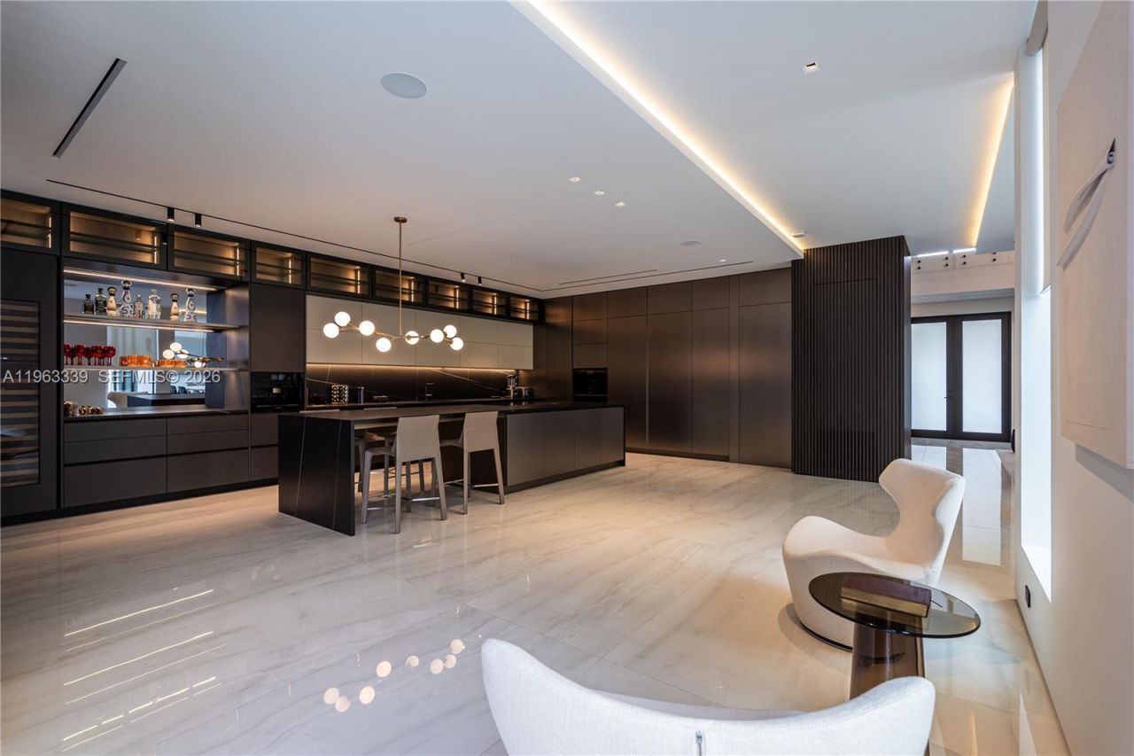 10540 NW 67th Ter , Doral, FL 33178 Photo