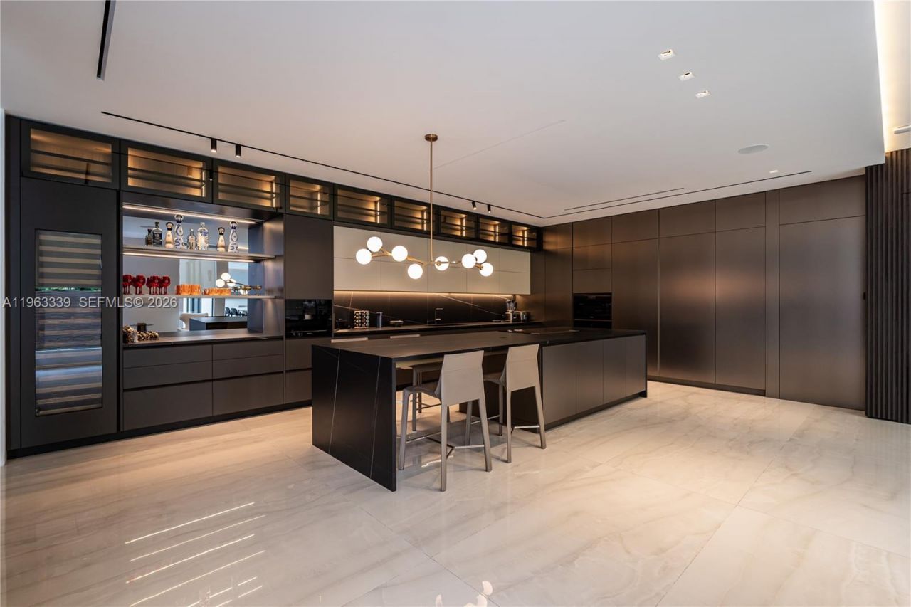 10540 NW 67th Ter , Doral, FL 33178 Photo