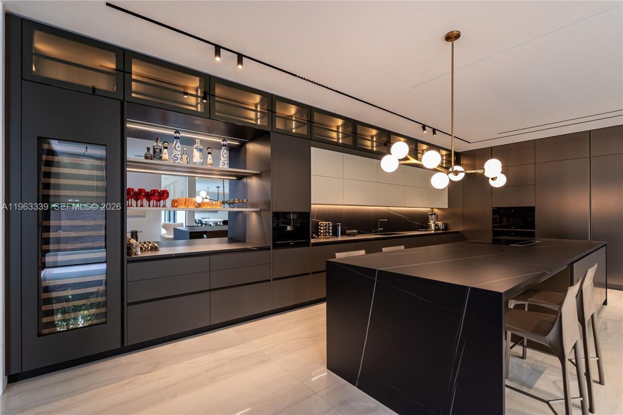 10540 NW 67th Ter , Doral, FL 33178 Photo