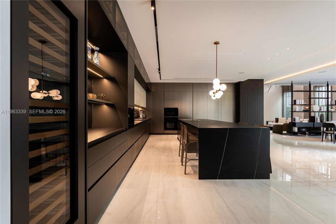 10540 NW 67th Ter , Doral, FL 33178 Photo