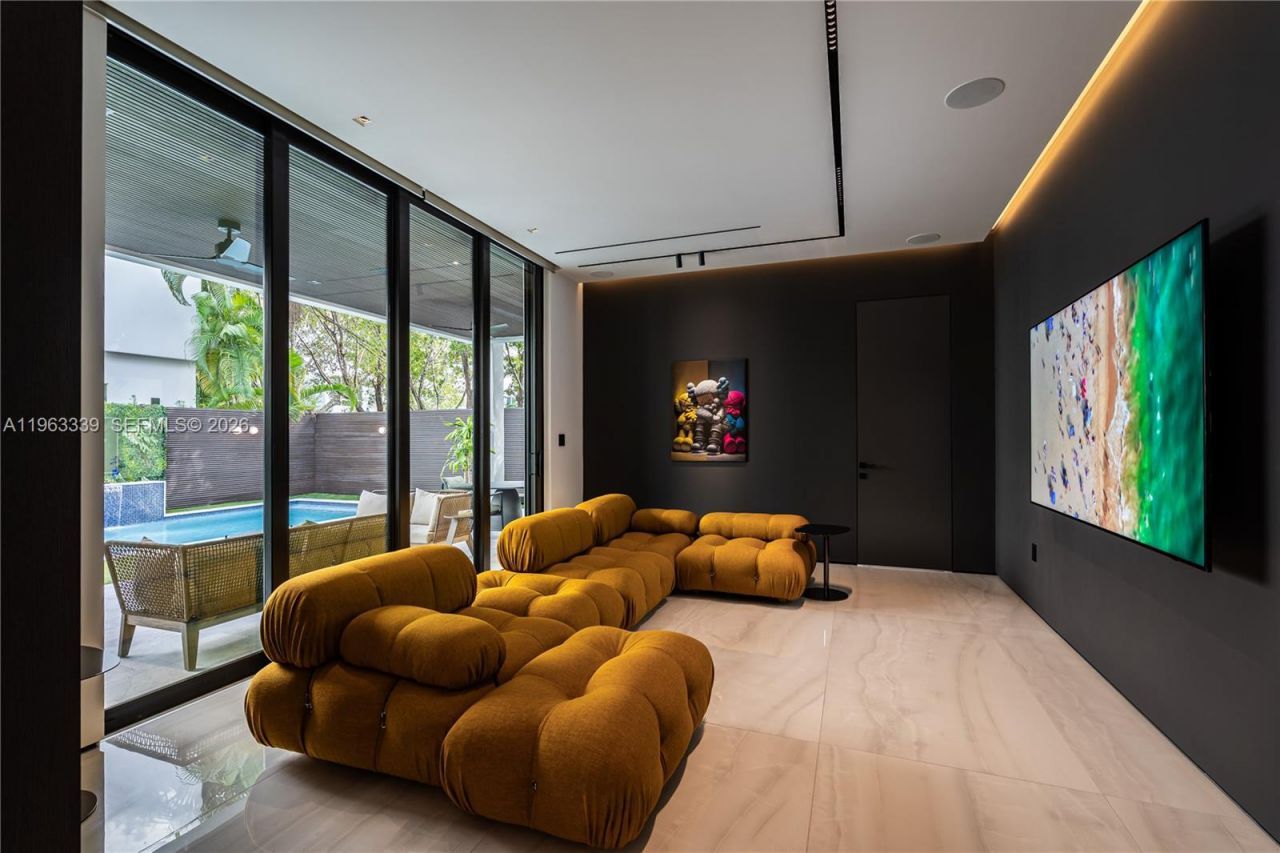 10540 NW 67th Ter , Doral, FL 33178 Photo