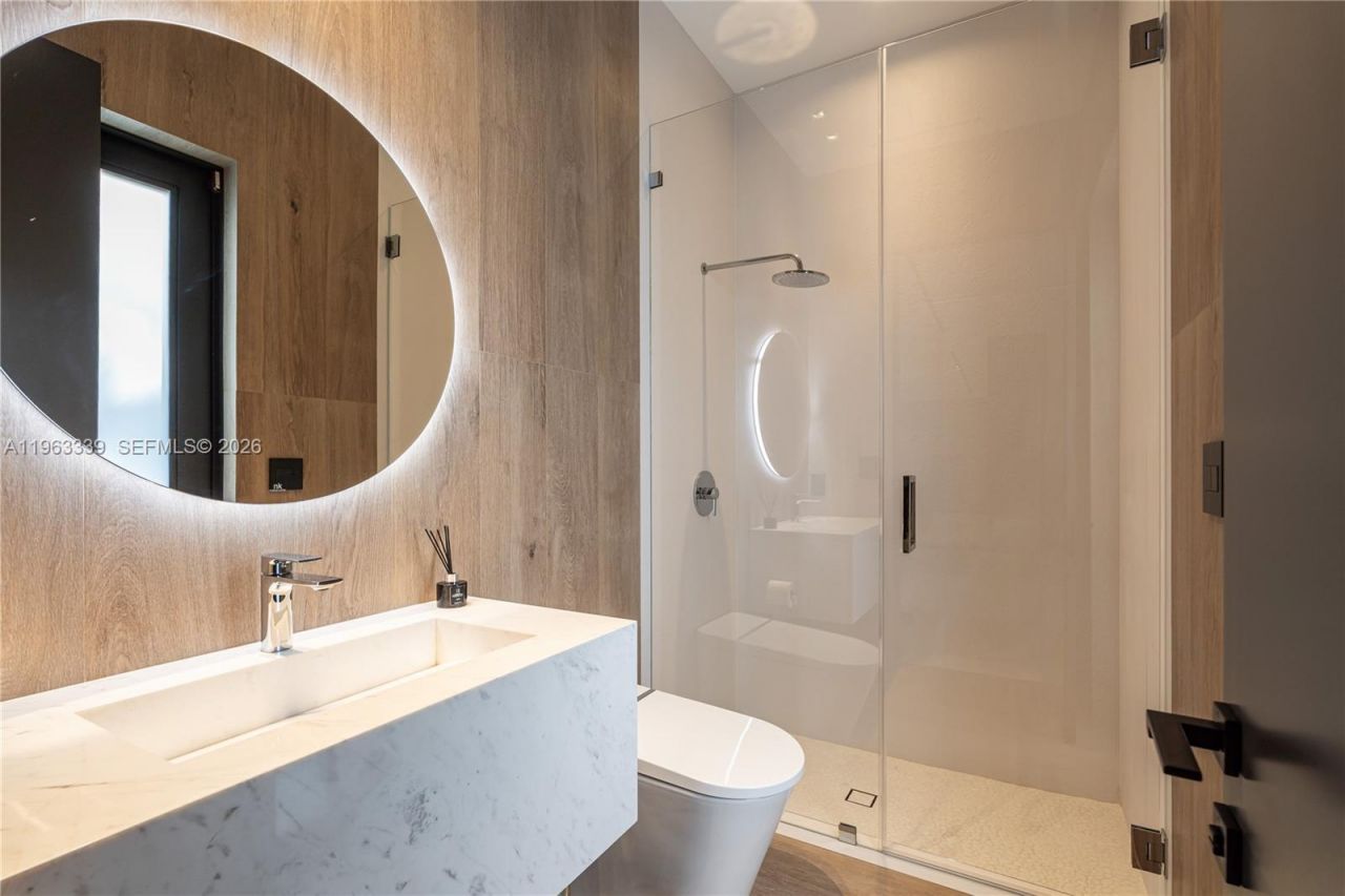 10540 NW 67th Ter , Doral, FL 33178 Photo