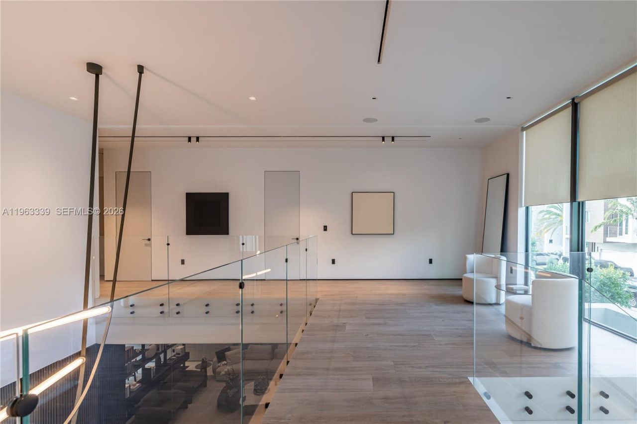 10540 NW 67th Ter , Doral, FL 33178 Photo