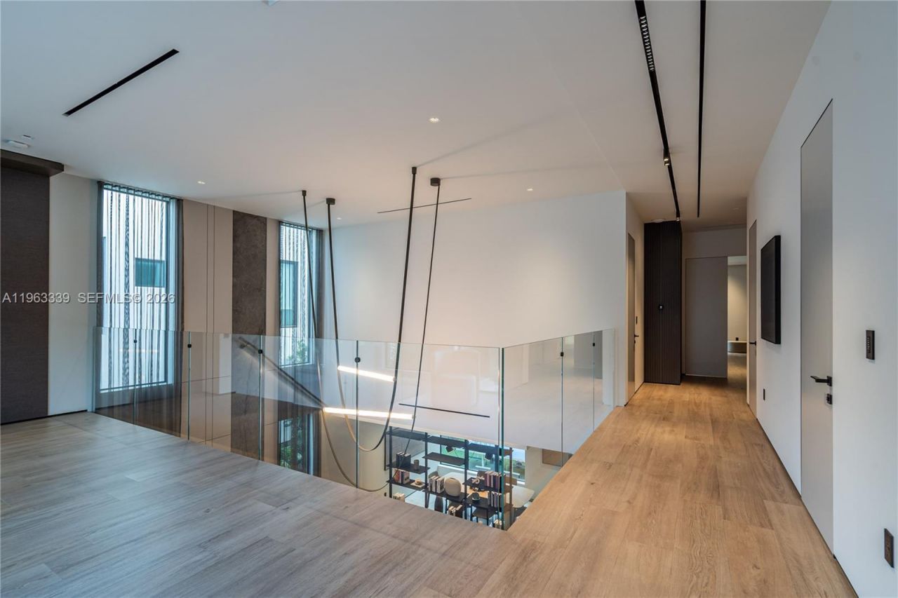 10540 NW 67th Ter , Doral, FL 33178 Photo