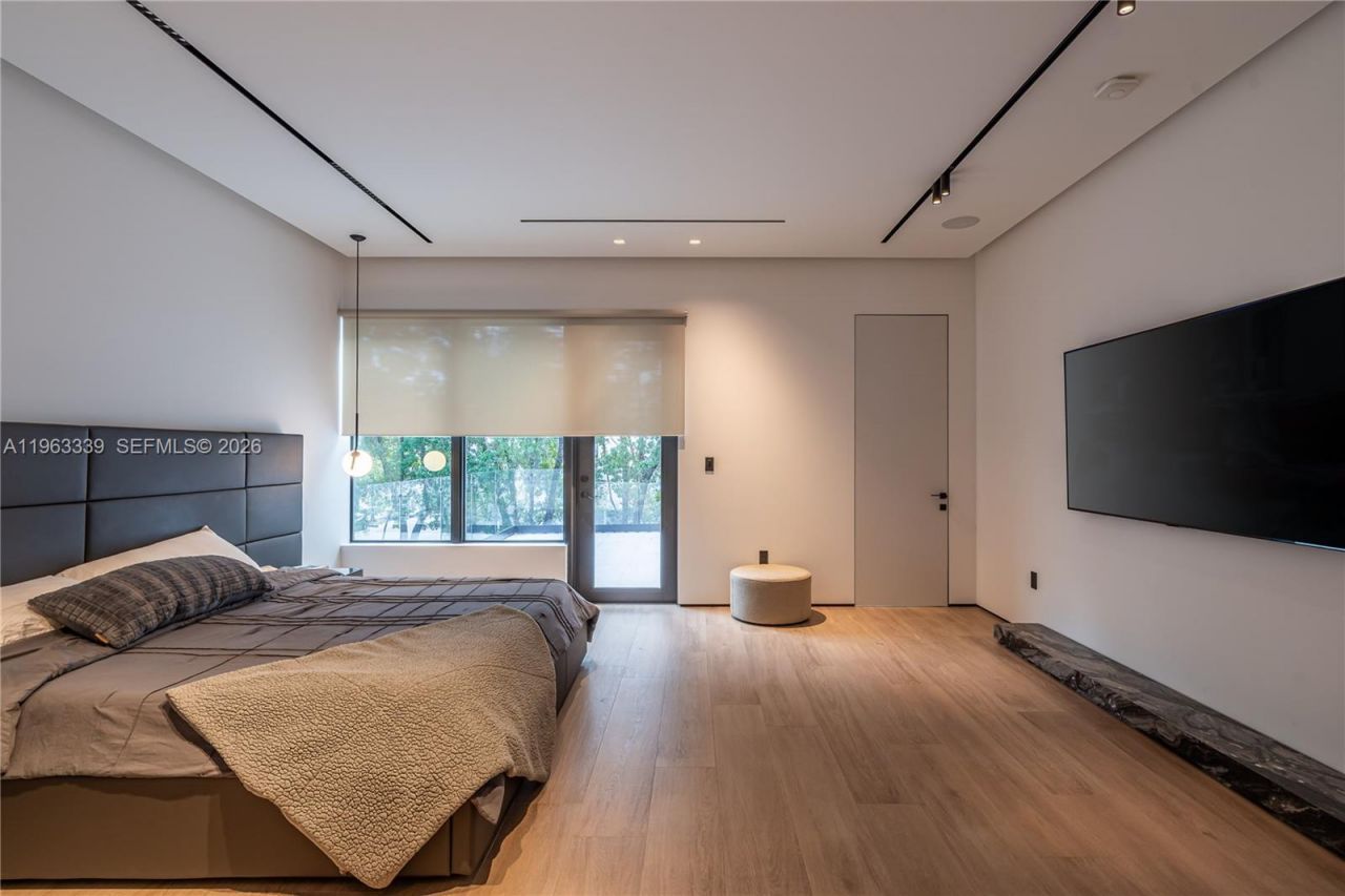 10540 NW 67th Ter , Doral, FL 33178 Photo