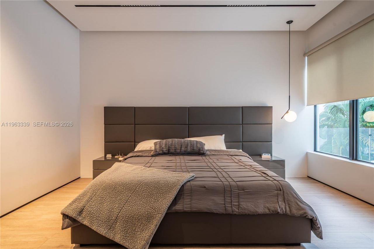 10540 NW 67th Ter , Doral, FL 33178 Photo