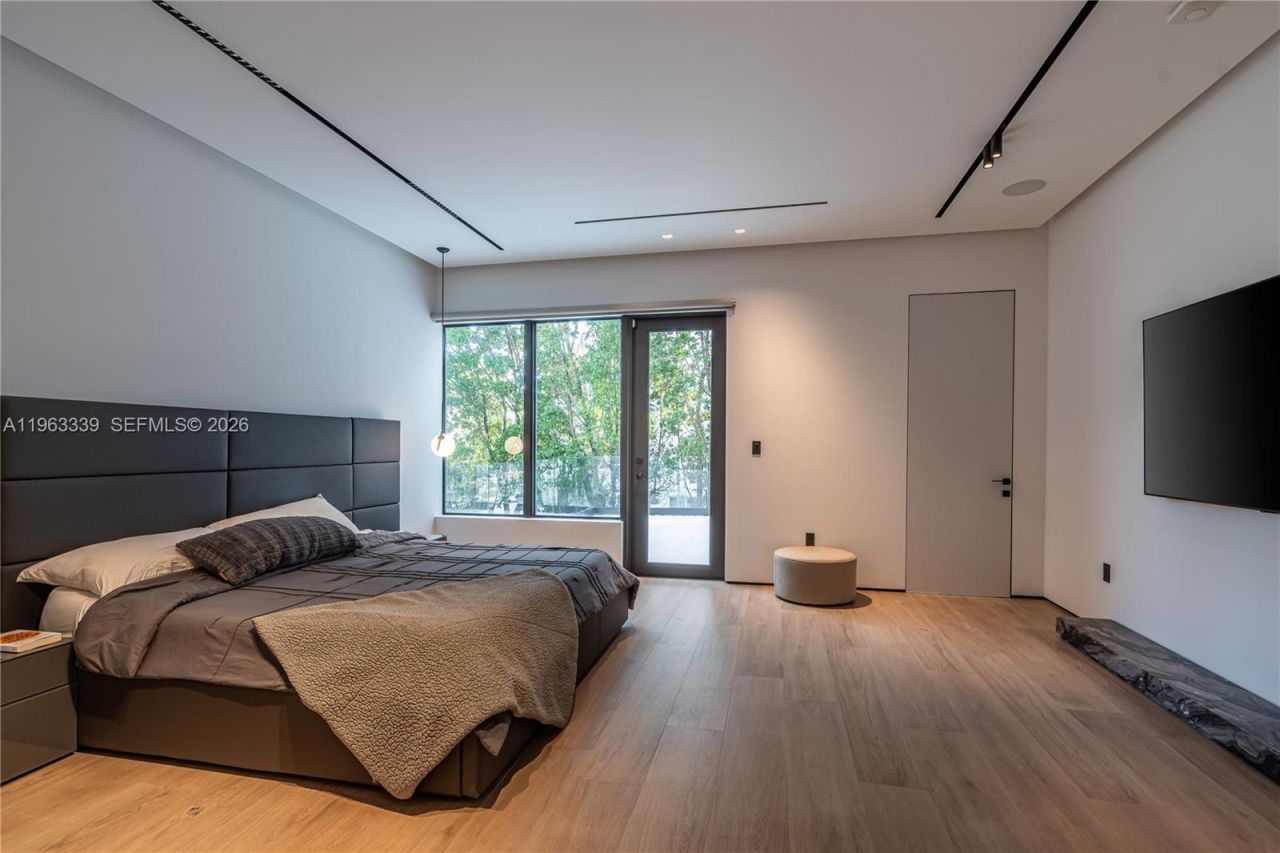 10540 NW 67th Ter , Doral, FL 33178 Photo