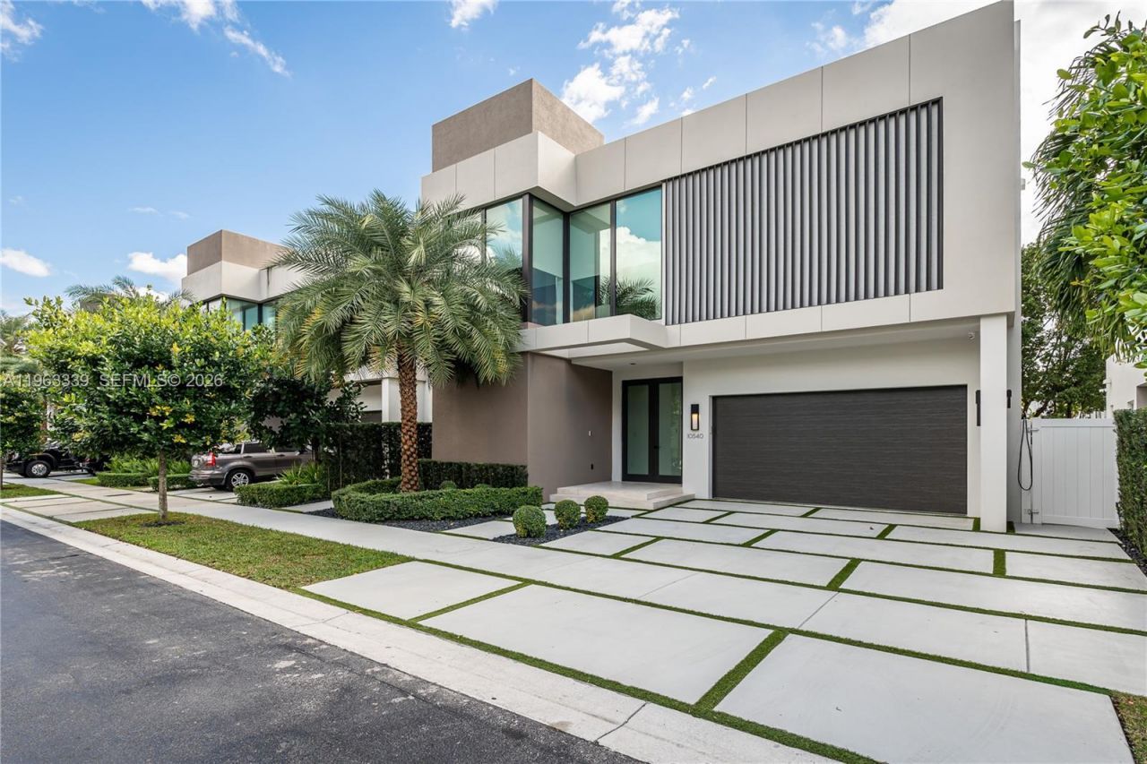 10540 NW 67th Ter , Doral, FL 33178 Photo