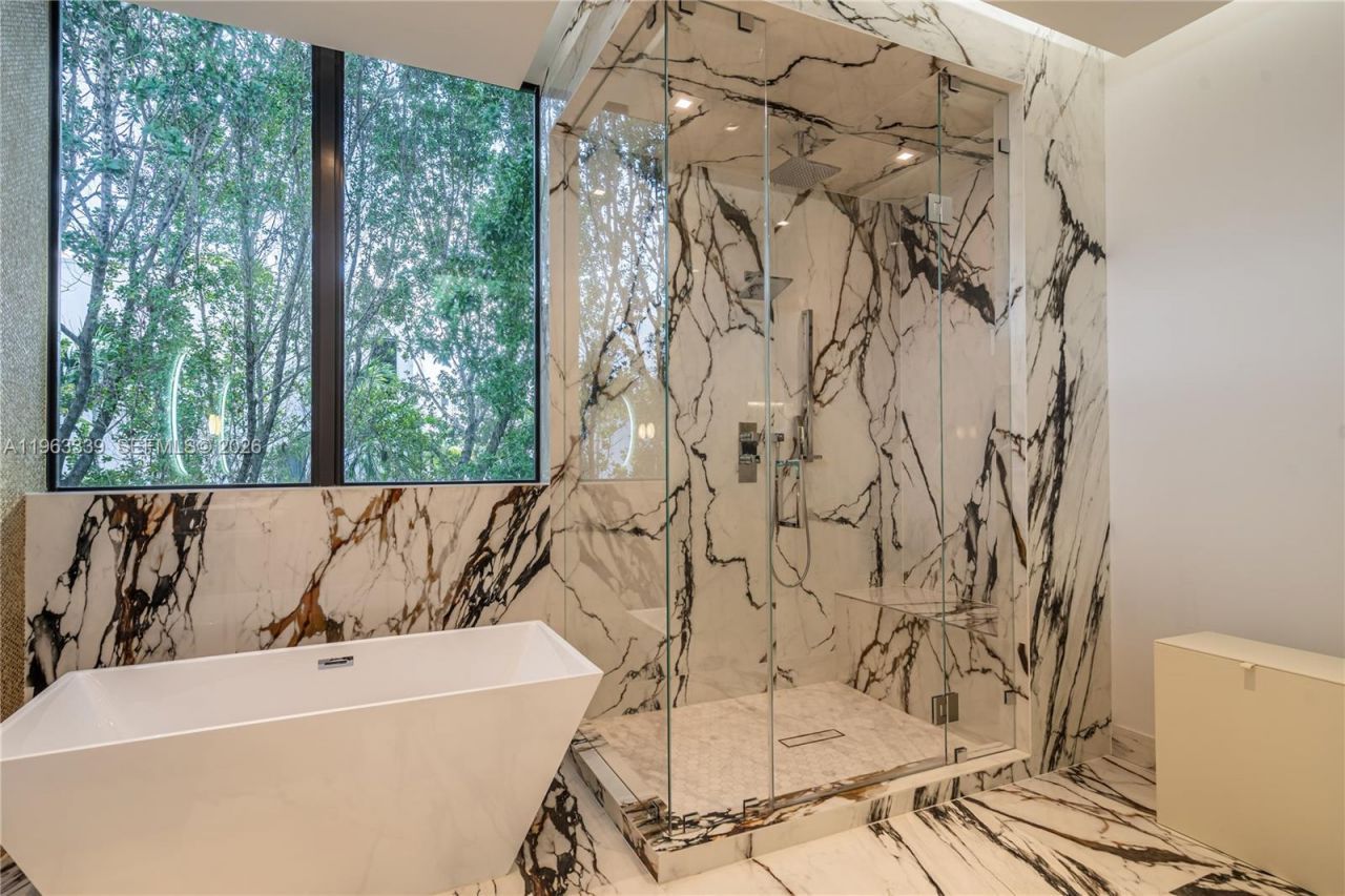 10540 NW 67th Ter , Doral, FL 33178 Photo