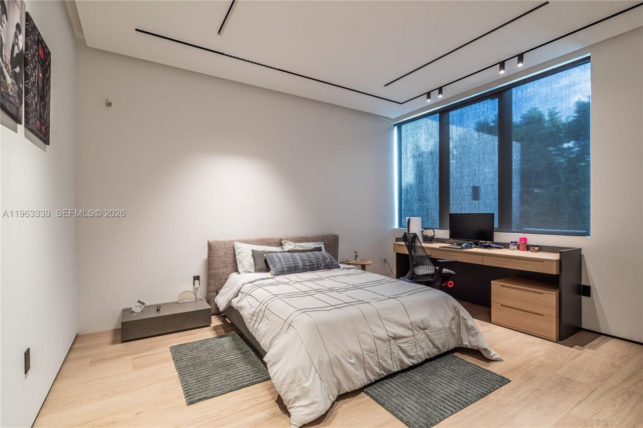 10540 NW 67th Ter , Doral, FL 33178 Photo