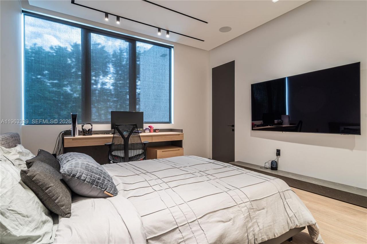 10540 NW 67th Ter , Doral, FL 33178 Photo