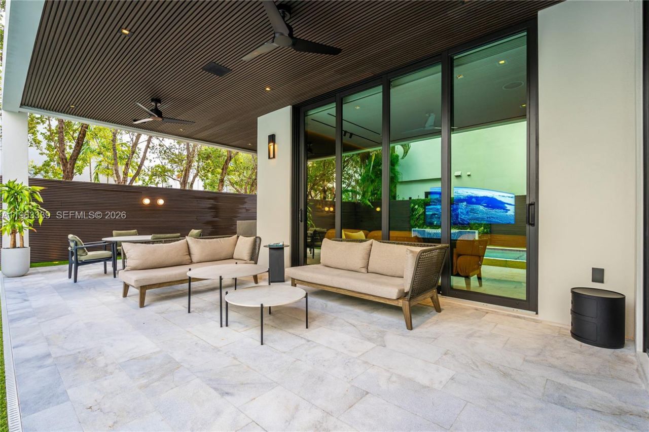 10540 NW 67th Ter , Doral, FL 33178 Photo