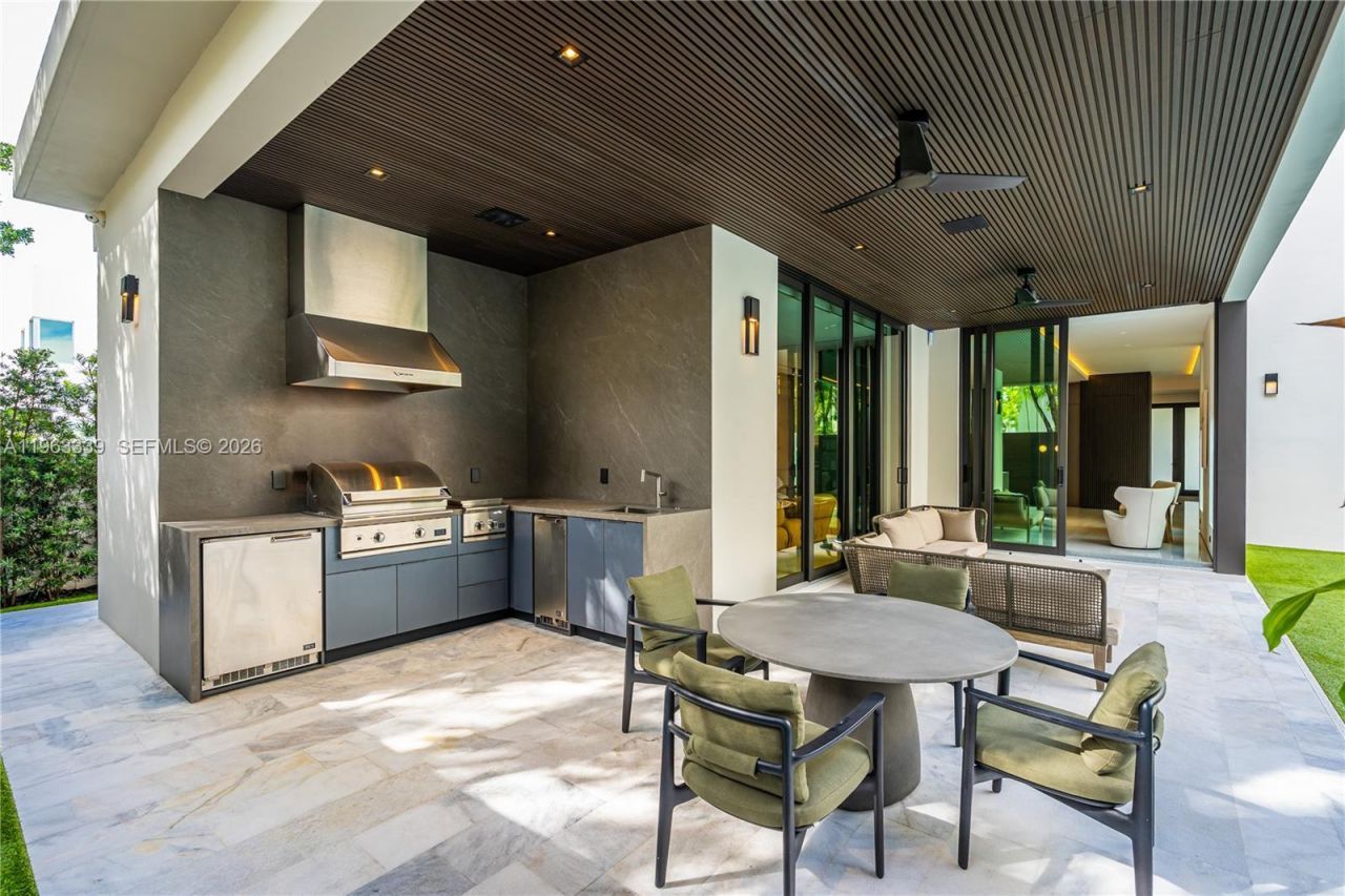 10540 NW 67th Ter , Doral, FL 33178 Photo