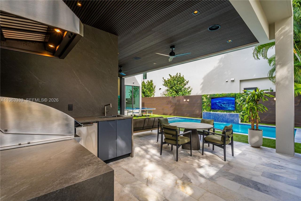 10540 NW 67th Ter , Doral, FL 33178 Photo