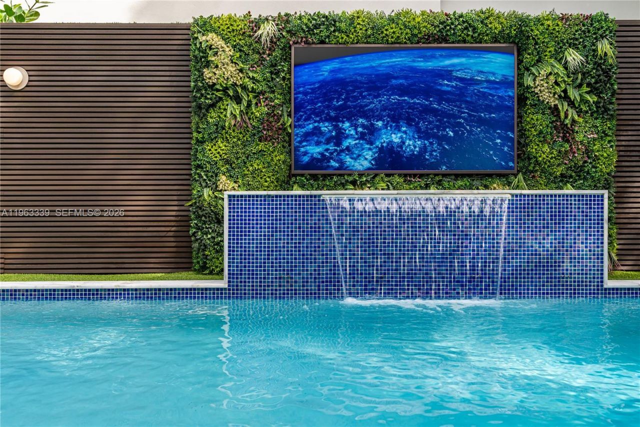 10540 NW 67th Ter , Doral, FL 33178 Photo