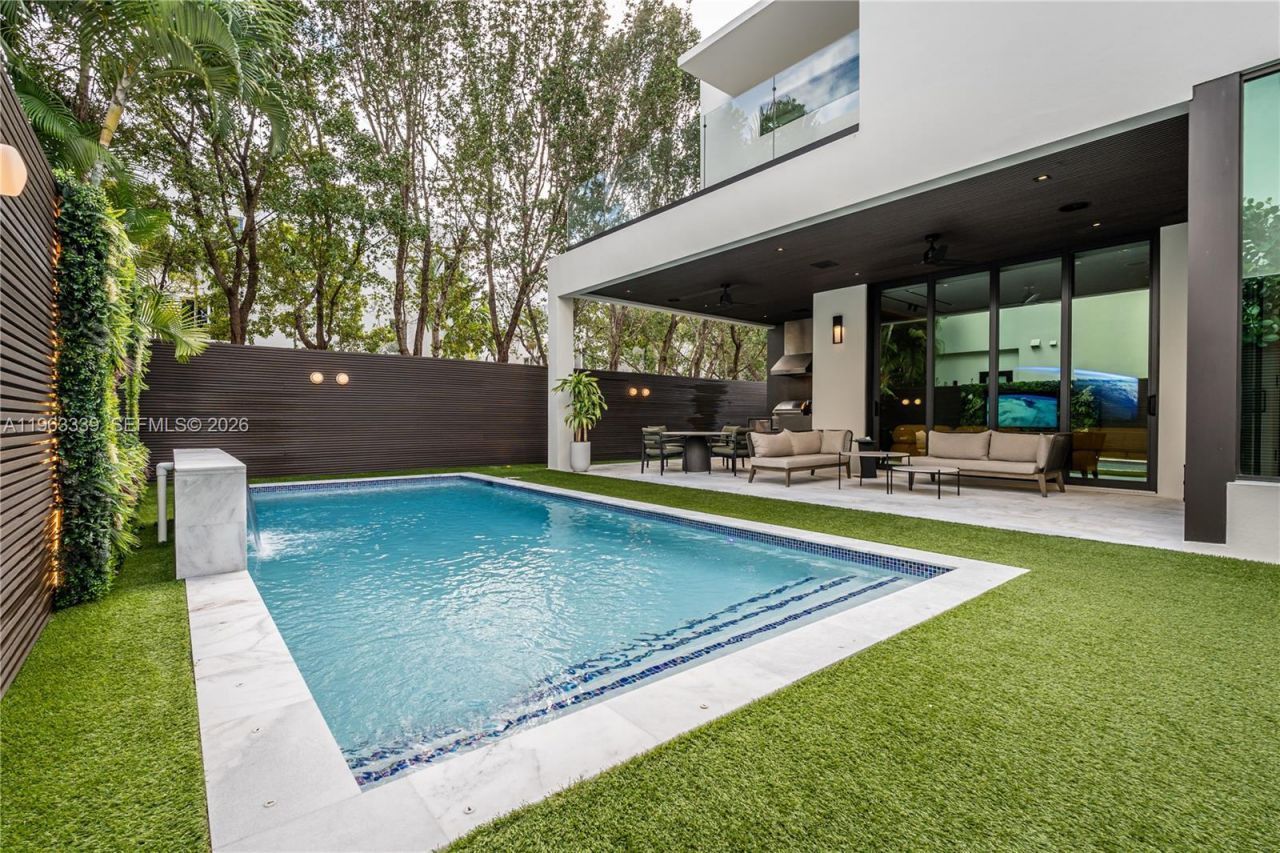 10540 NW 67th Ter , Doral, FL 33178 Photo