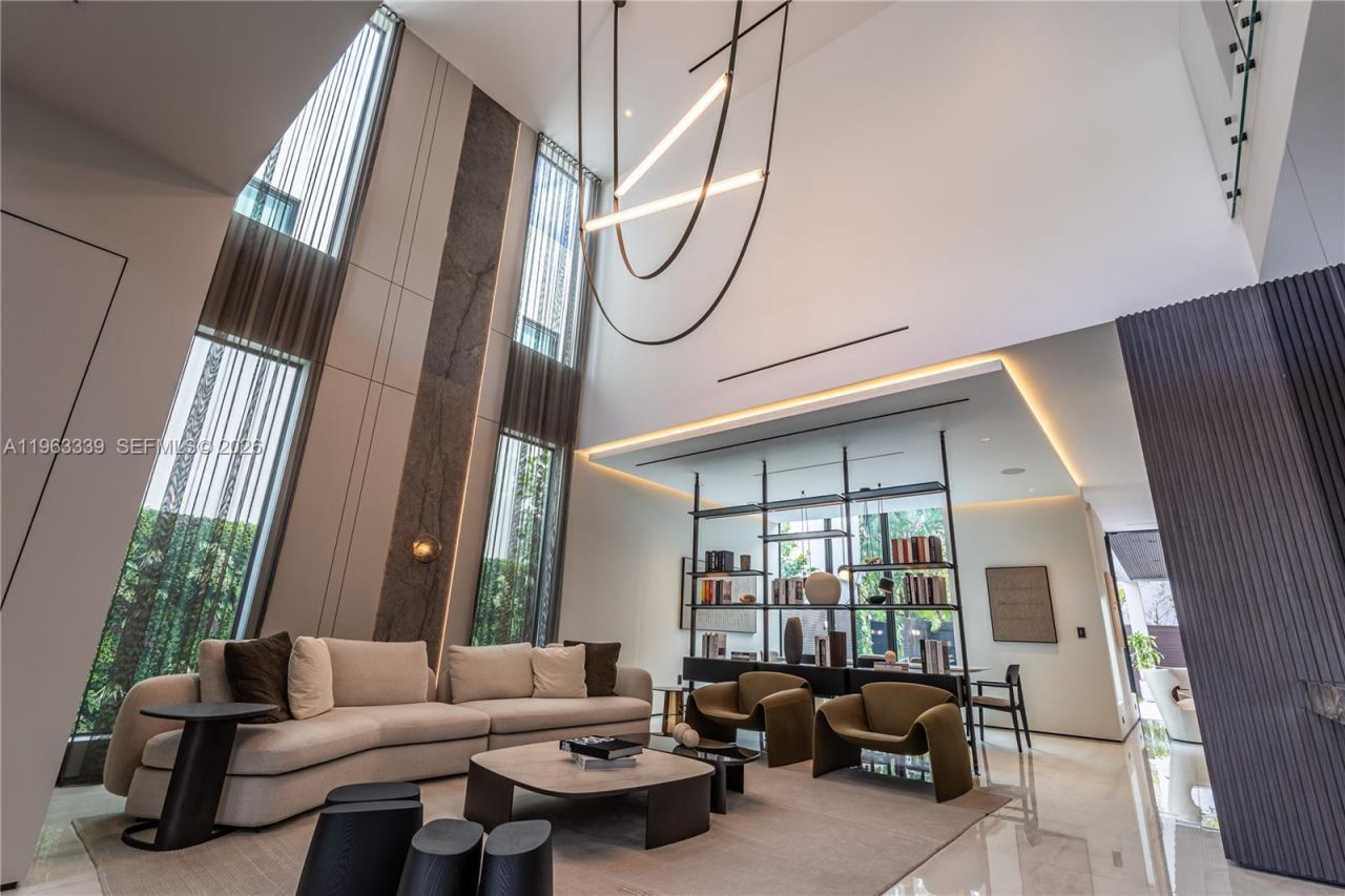 10540 NW 67th Ter , Doral, FL 33178 Photo