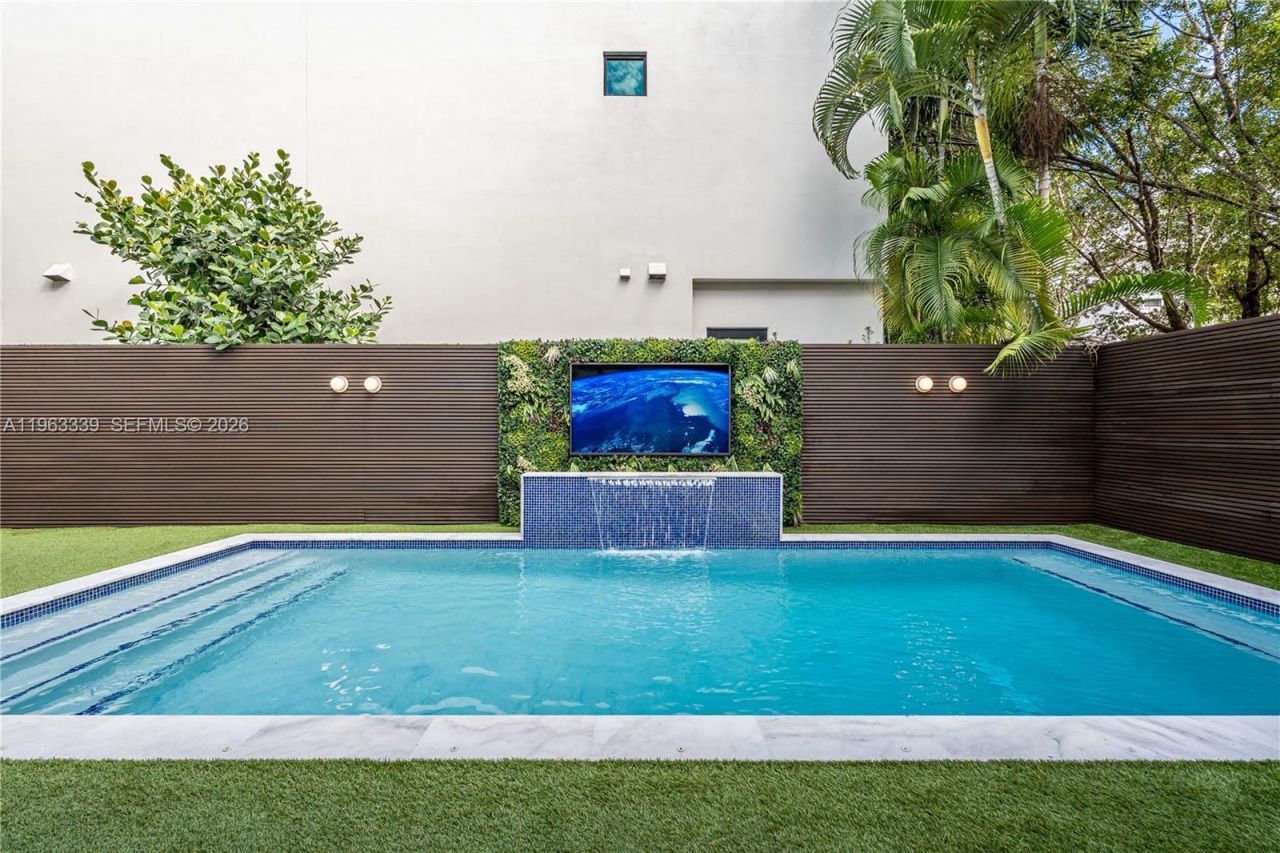 10540 NW 67th Ter , Doral, FL 33178 Photo