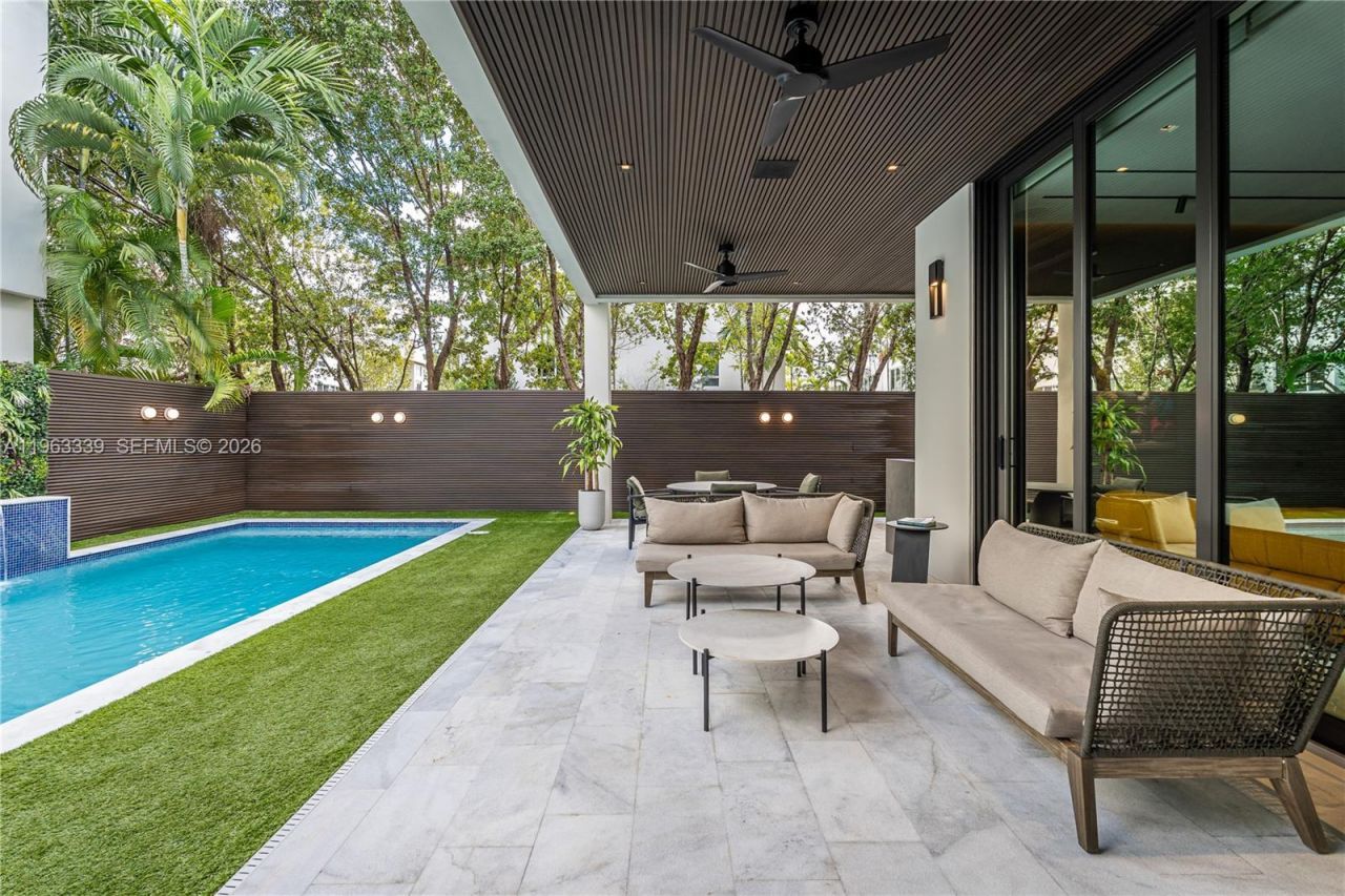 10540 NW 67th Ter , Doral, FL 33178 Photo