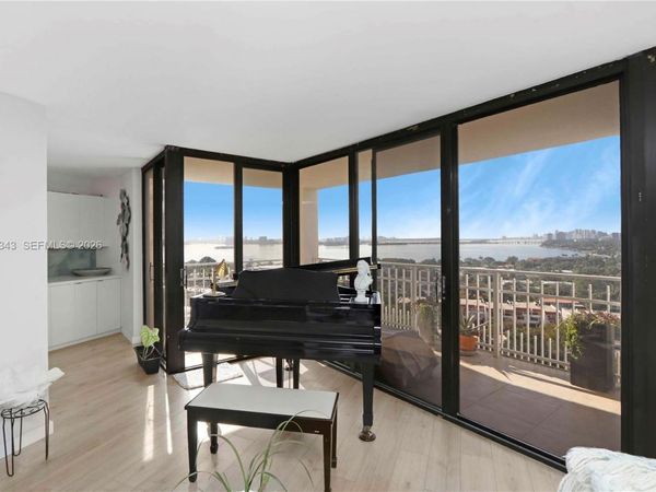 1000 Quayside Ter, Unit 1608, Miami, FL 33138