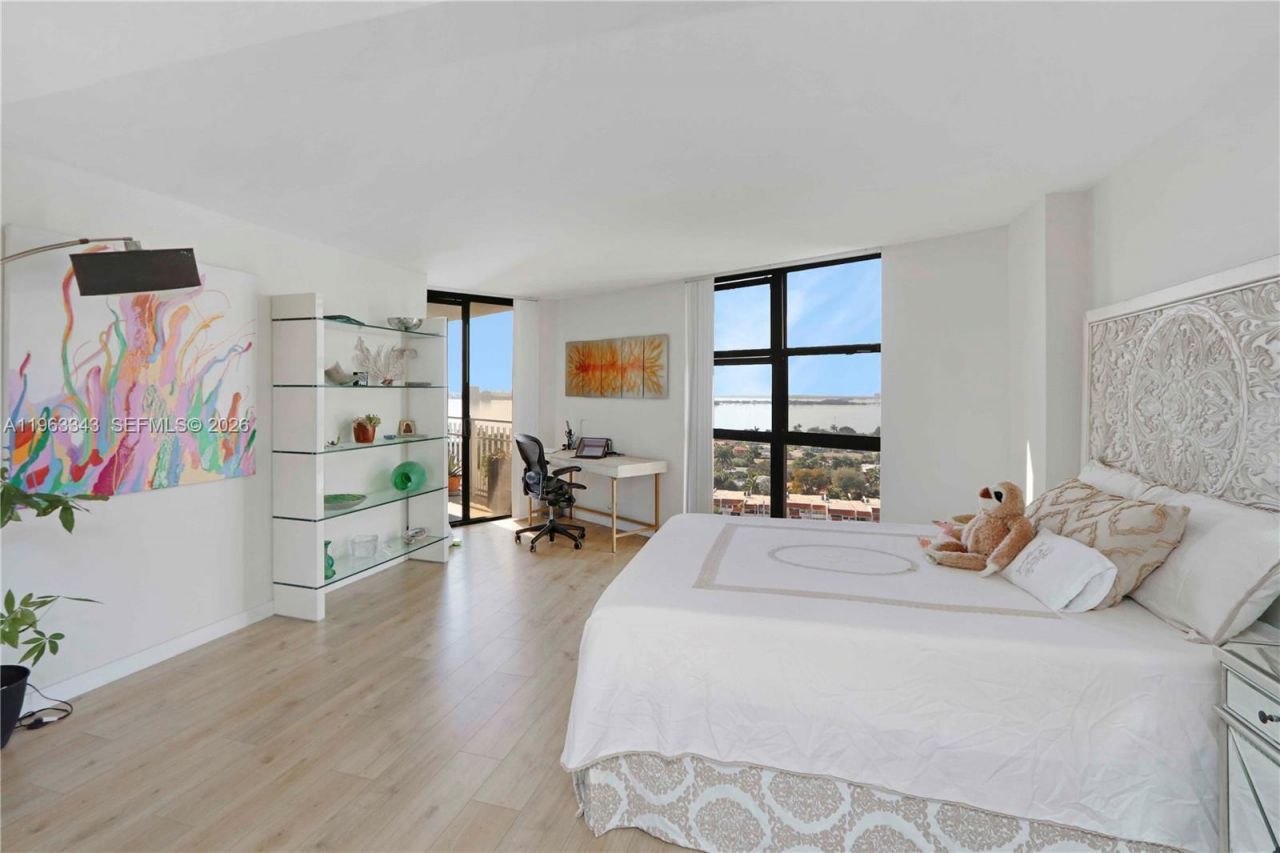 1000 Quayside Ter, Unit 1608, Miami, FL 33138 Photo