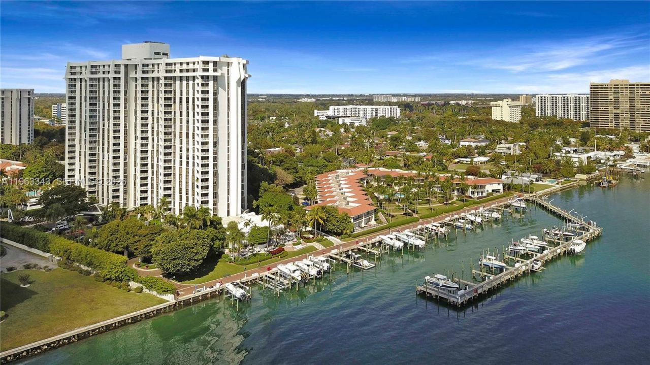 1000 Quayside Ter, Unit 1608, Miami, FL 33138 Photo