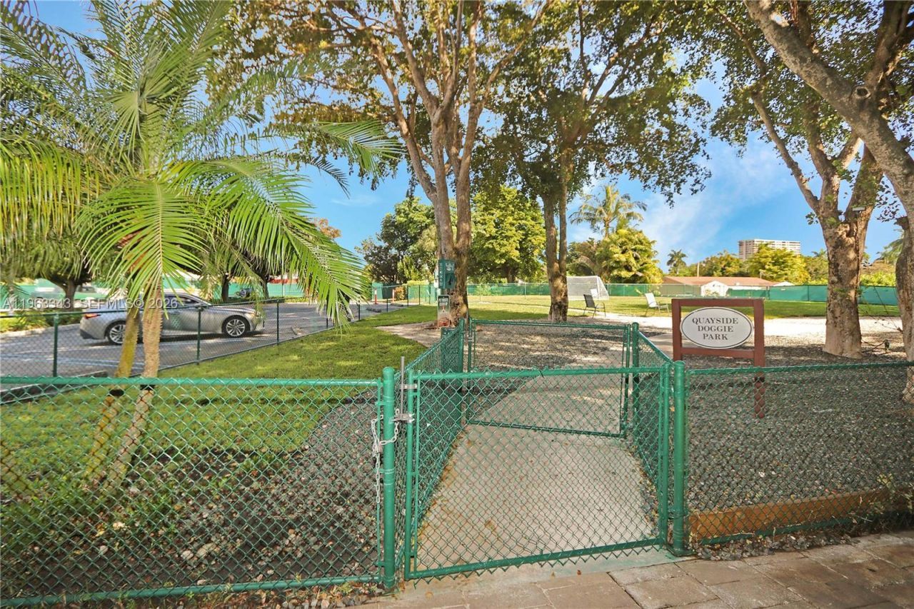 1000 Quayside Ter, Unit 1608, Miami, FL 33138 Photo