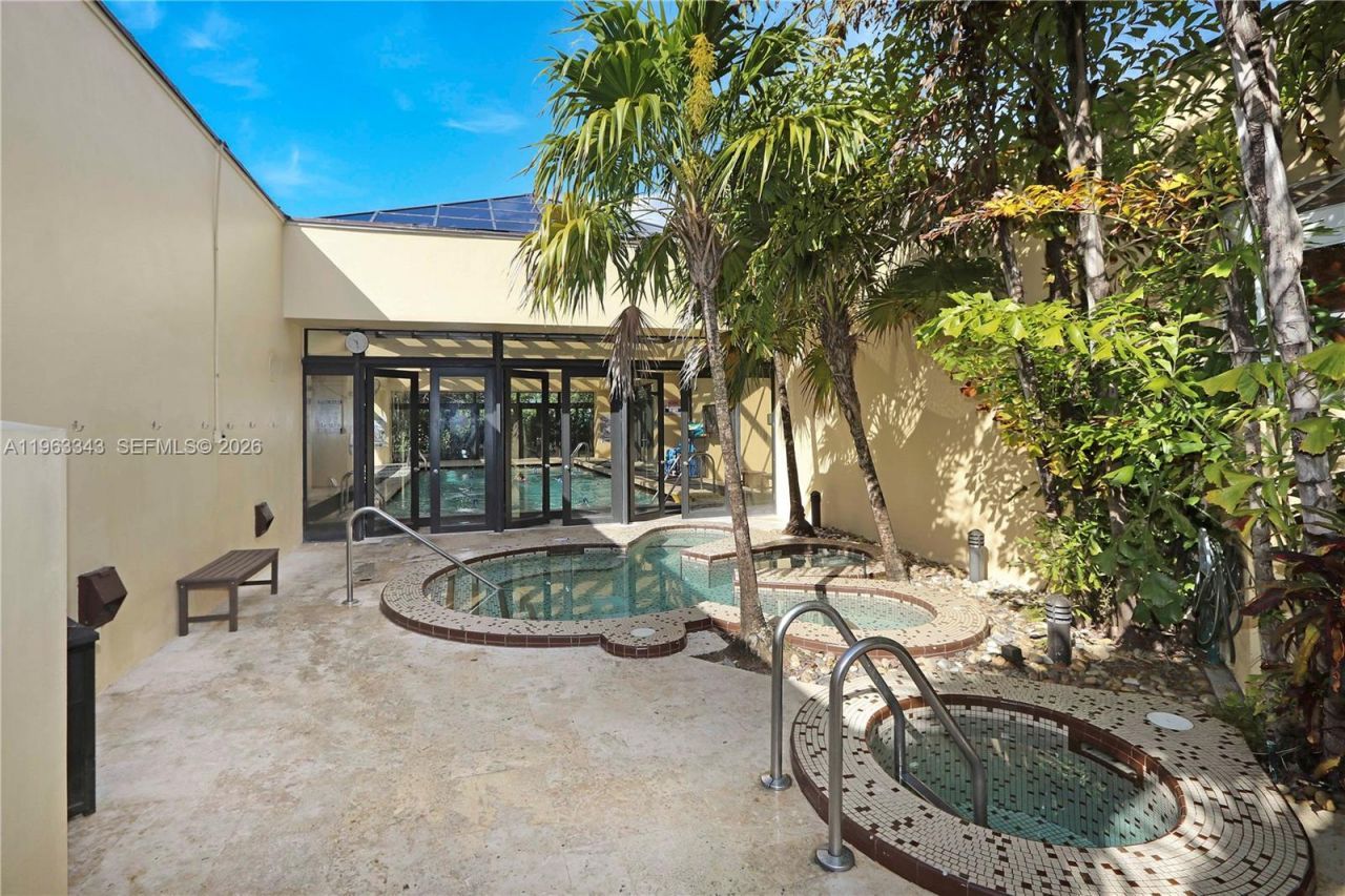 1000 Quayside Ter, Unit 1608, Miami, FL 33138 Photo