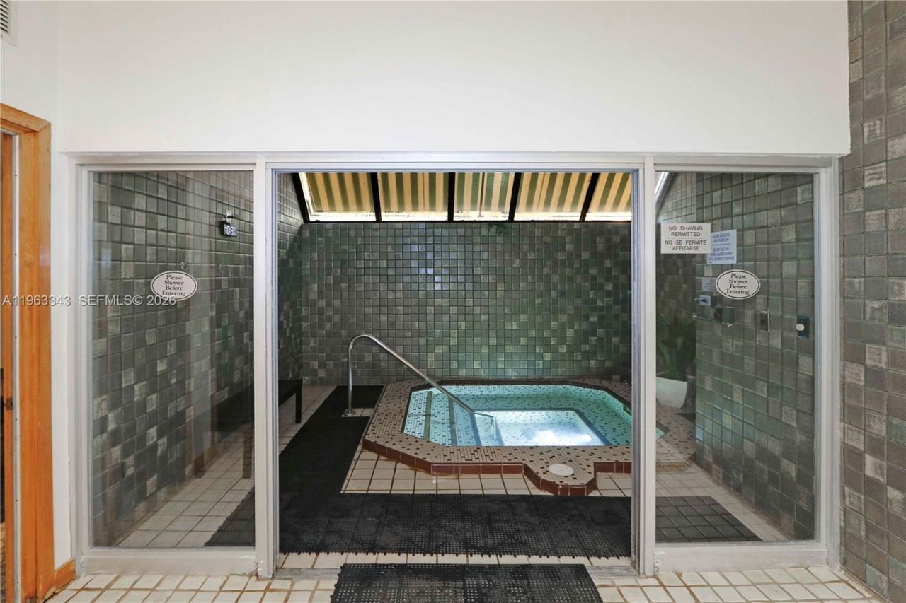 1000 Quayside Ter, Unit 1608, Miami, FL 33138 Photo