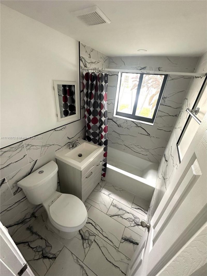 7035 Rue Granville, Miami Beach, FL 33141 Photo