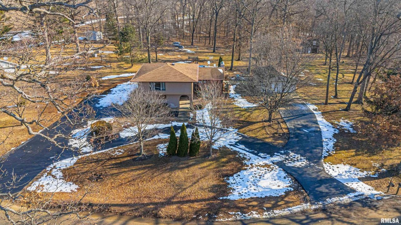 194 Timber Lane, Mt Pulaski, IL 62548 Main Photo