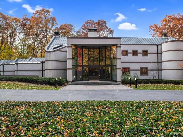 1335 Trowbridge Road, Bloomfield Hills, MI 48304